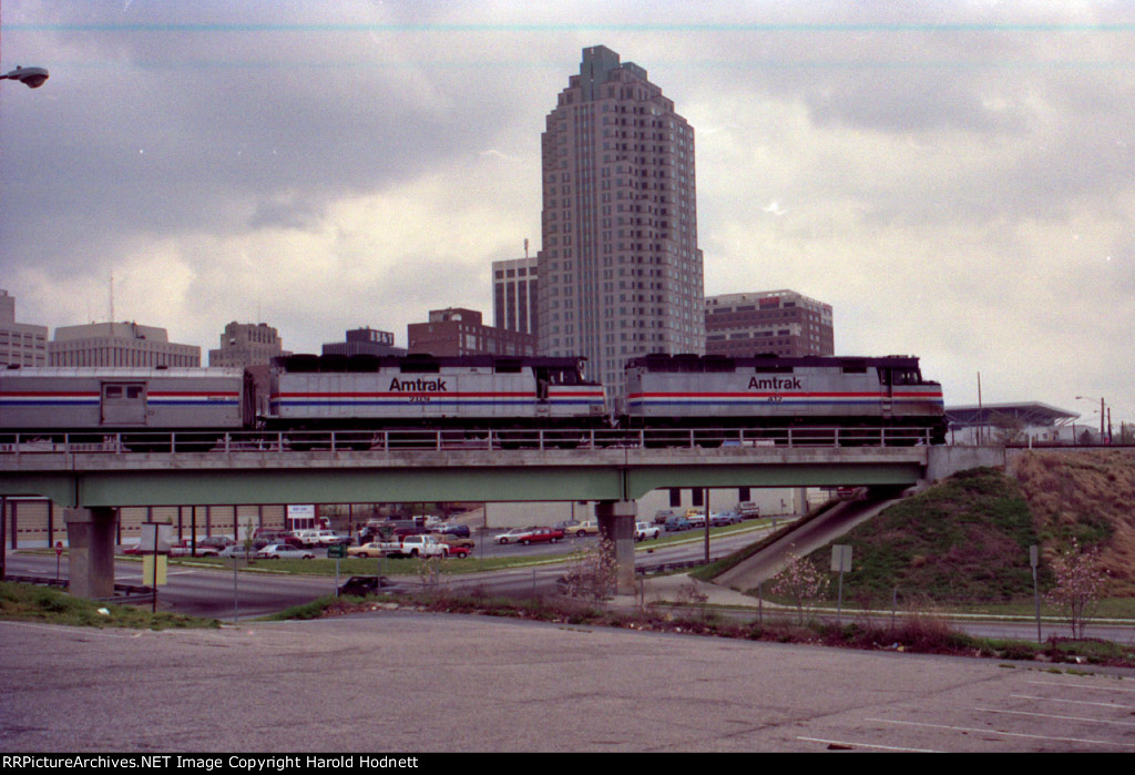 AMTK 412 & 209 lead the Silver Star northbound